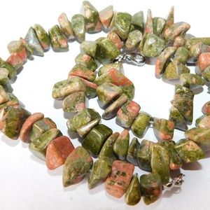 Vintage Natural Stone Moss Green Boho Necklace~18"